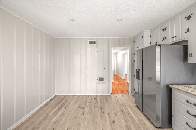 Building Photo - 3107 Prescott St