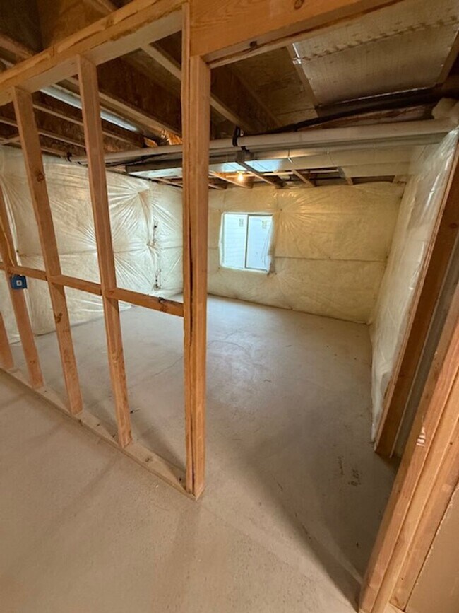 Building Photo - 3 Bedroom Eagle Mountain Home