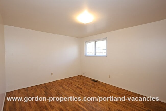 Building Photo - SE Tenino St - Brentwood-Darlington 3 bedr...