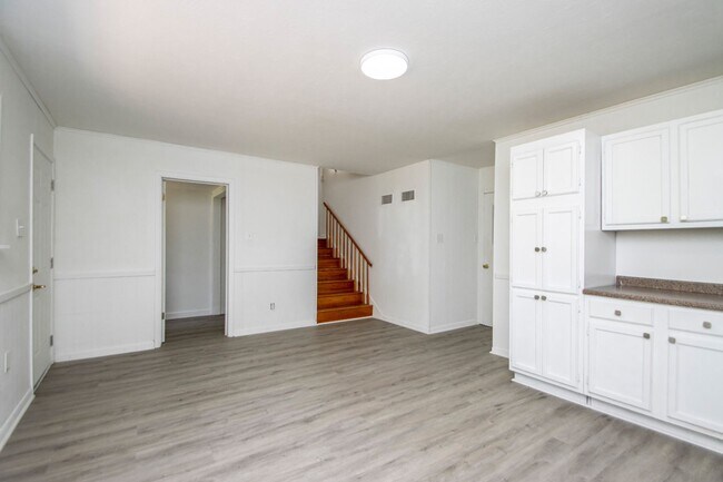 Building Photo - Welcome to a beautifully maintained 4-bedroom, 2-bathroom home located in the highly sought-after...