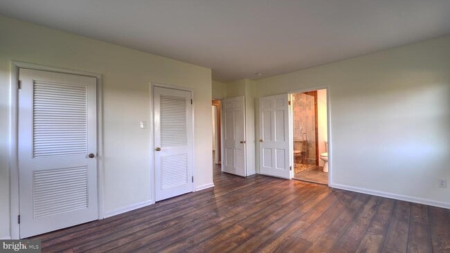 Building Photo - 53 Iron Bridge Rd