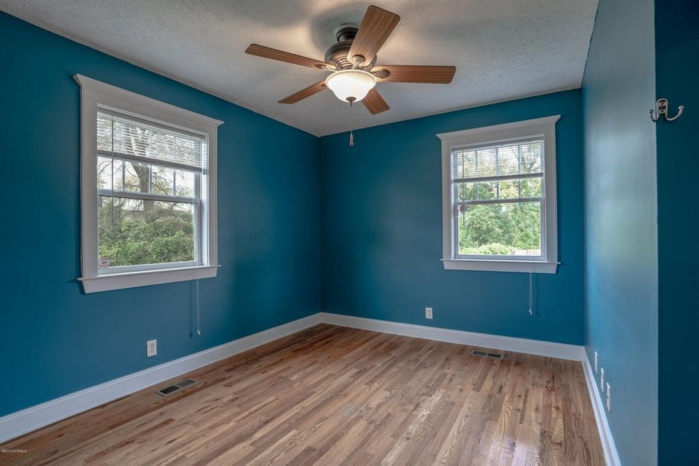 Building Photo - 210 N 10th St