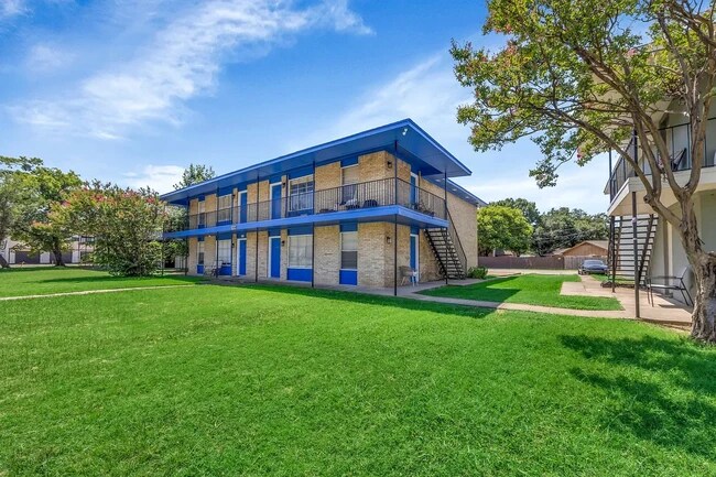 Building Photo - 3024 Tudor Ln