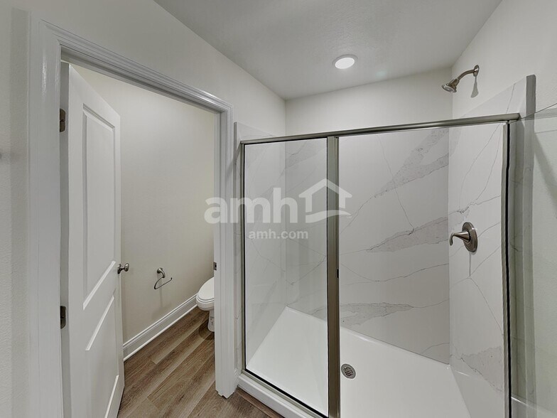 Building Photo - 5757 Oesterle Rd