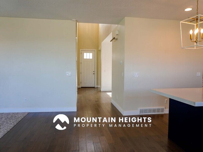 Building Photo - 2274 S 50 E