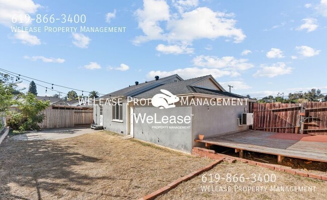 Building Photo - Charming 2 Bed 1 Bath Home with Backyard!