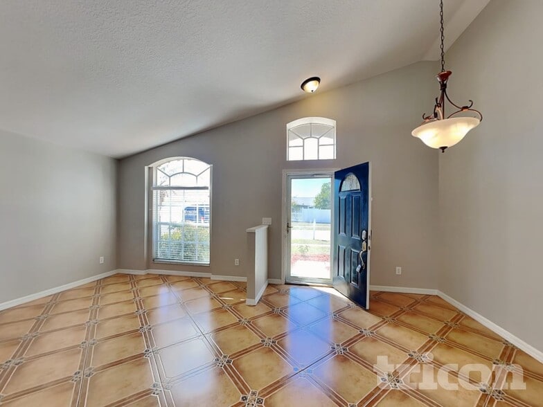 Building Photo - 30843 Birdhouse Dr