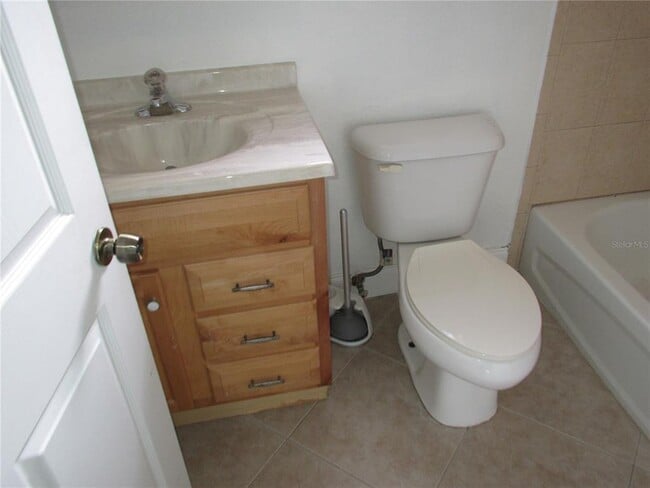 Building Photo - 444 Hippel St