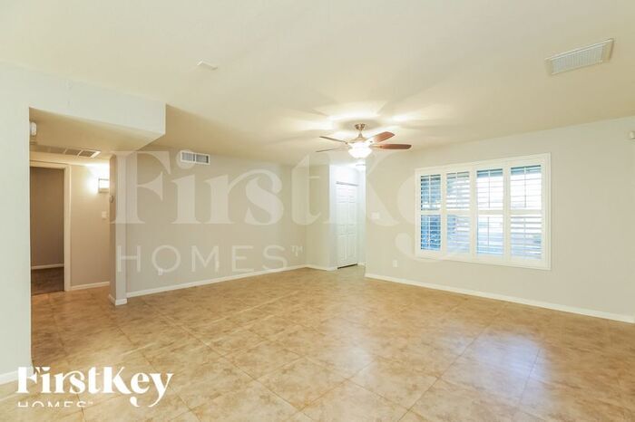 Building Photo - 5106 S Fairfield Dr