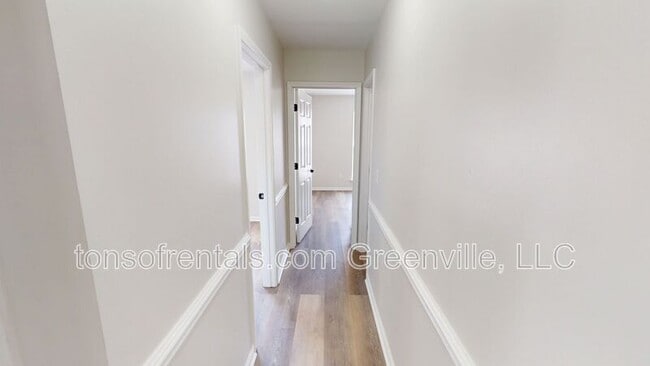 Building Photo - 407 Windy Meadow Way