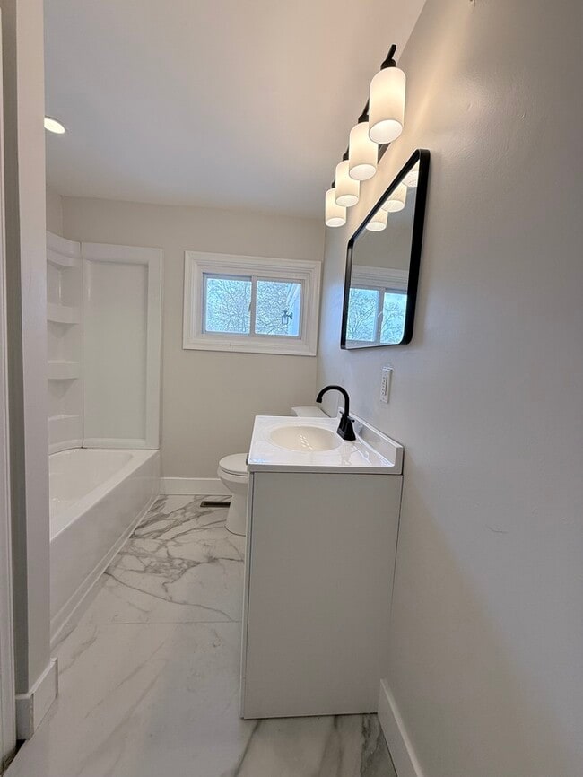 Building Photo - 315 Park Ave