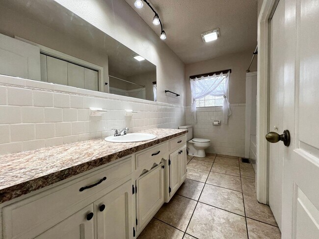 Building Photo - 895 Marion Anderson Rd