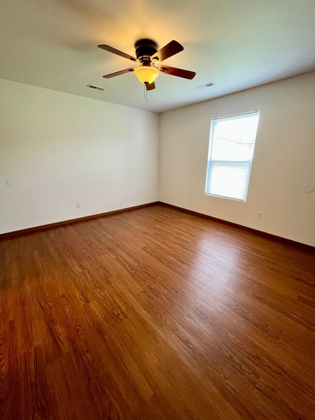 Building Photo - All Inclusive Duplex | 3 Bed | 2 Bath