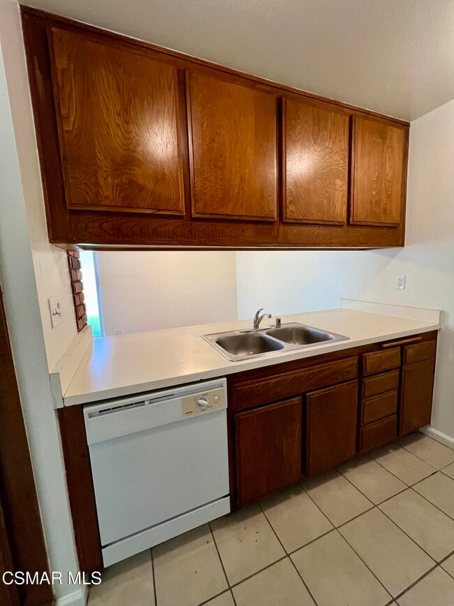 Building Photo - 28510 Conejo View Dr