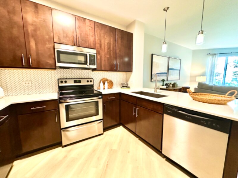 Building Photo - 450 Warrenville Rd