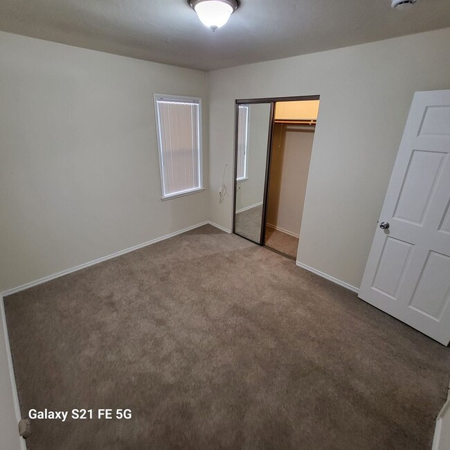 Building Photo - 2100 Cabrillo Ave