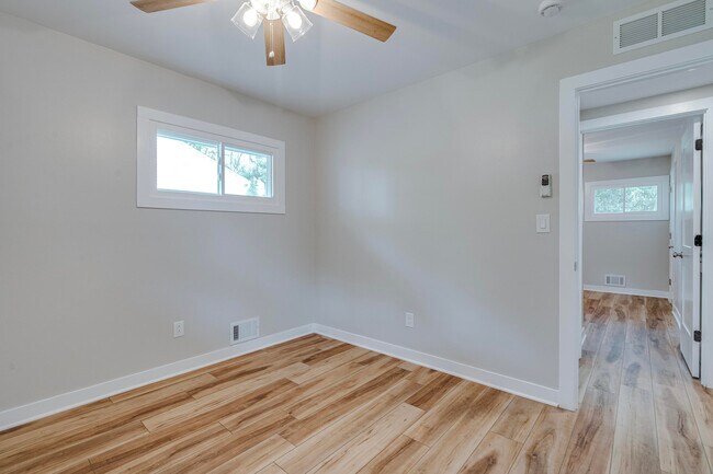 Building Photo - 1334 Miller Ave