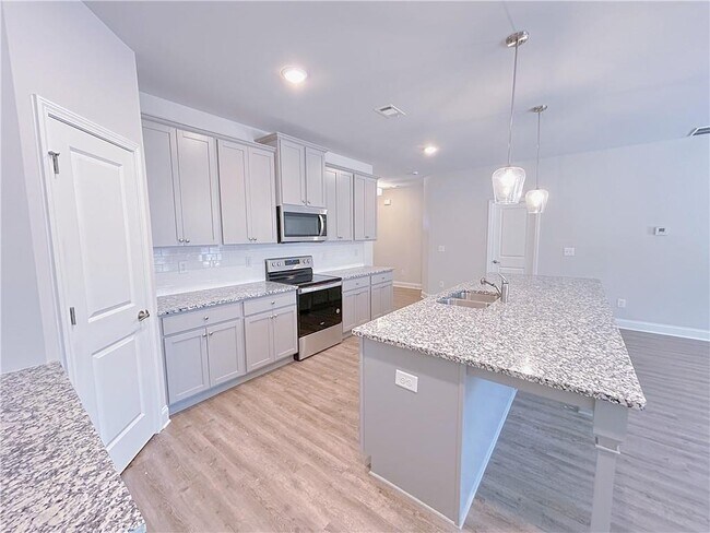 Building Photo - 2586 Mls Cmn Dr