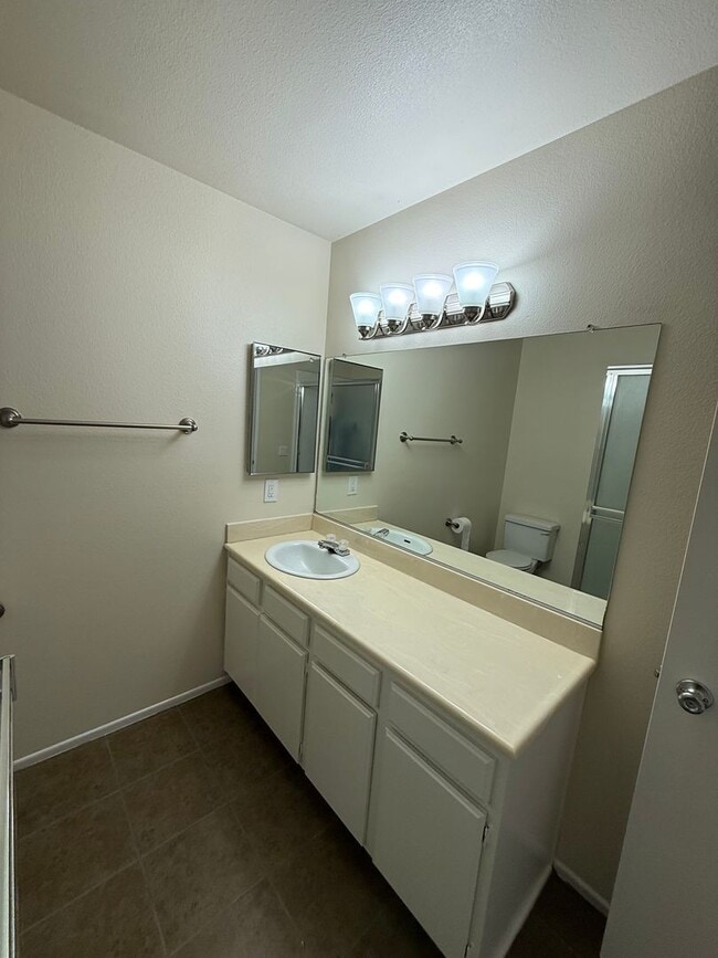 Building Photo - Central Camarillo Condo now Available