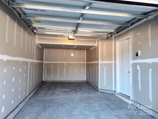 Building Photo - 8031 Sinnet Pl