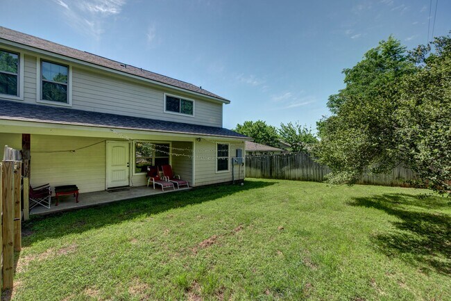 Building Photo - August Pre-Lease!! Beautiful 5 Bedroom Dup...