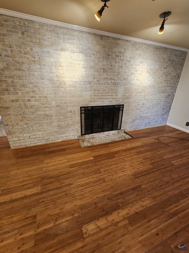 Building Photo - 515 Wilderness Dr