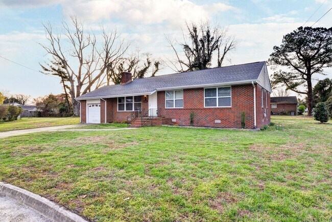Building Photo - 10 Whipple Dr