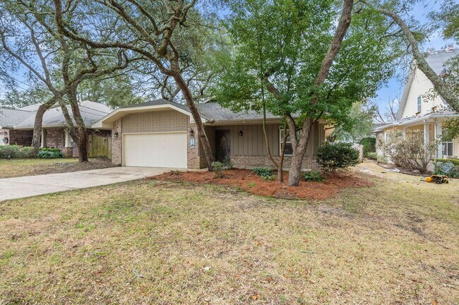 Building Photo - Sprawling 4-BR Niceville Rental with Gourmet Kitchen & 2-Car Garage!