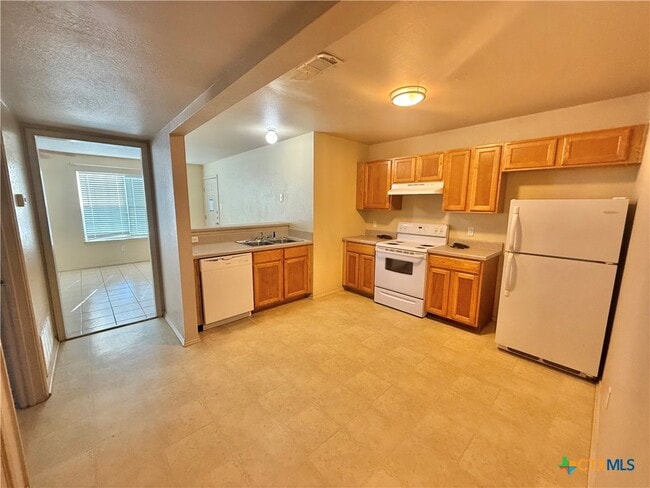 Primary Photo - 415 E 4th Ave