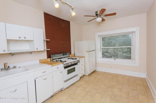 Building Photo - 1412 S 2nd St