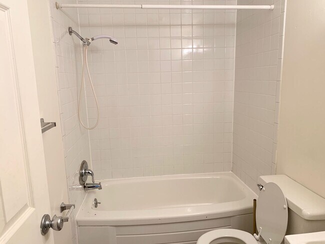 Building Photo - Two bedroom apt, Salt Lake City; 1,000 sq ...
