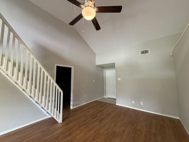 Building Photo - 609 Trout St