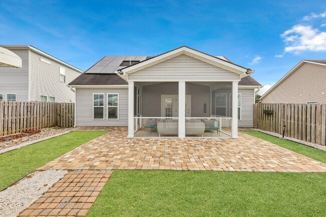 Building Photo - Executive Home in Convenient Location