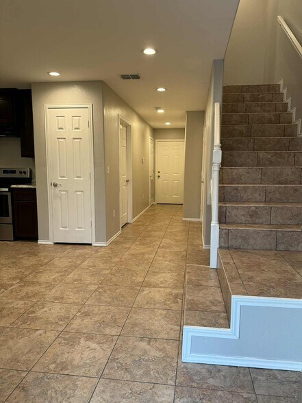 Building Photo - 205 Los Flores Ave