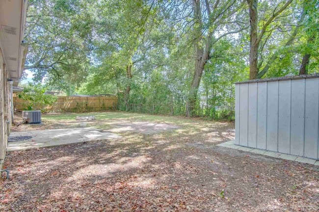 Building Photo - 386 Quigley Rd