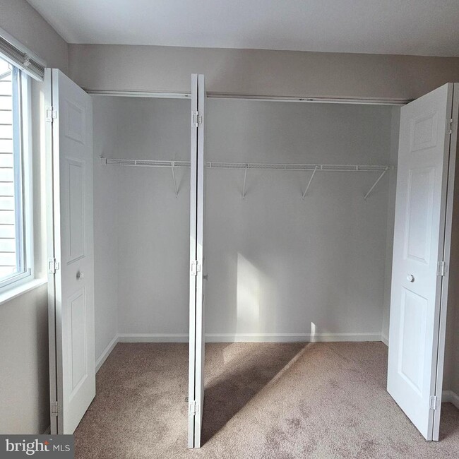 Building Photo - 8473 Aurora Ct