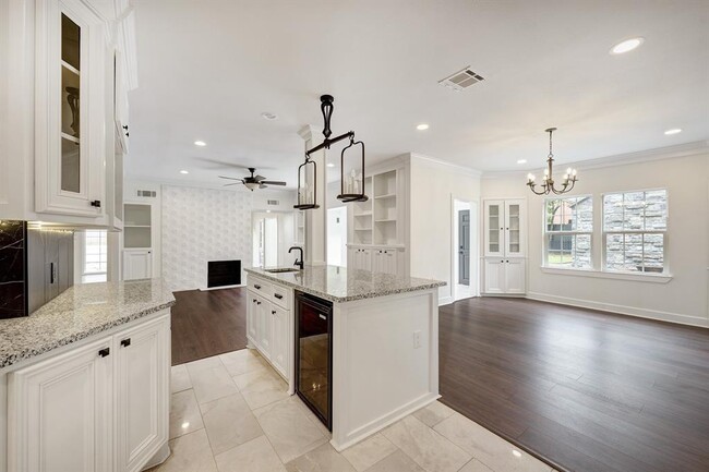 Building Photo - 3071 Locke Ln