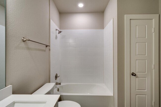 Building Photo - 714 Fallow Dr