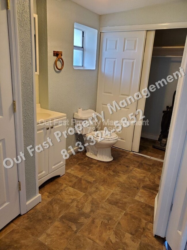 Building Photo - 4811 Drift Tide Dr