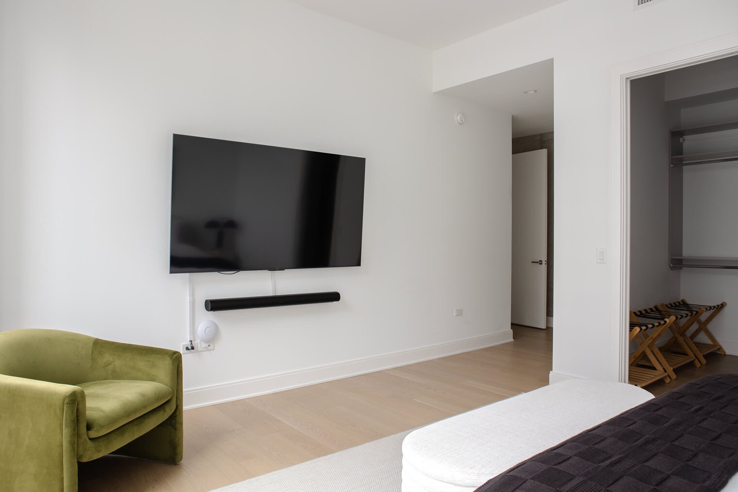 Building Photo - 60 E Randolph St