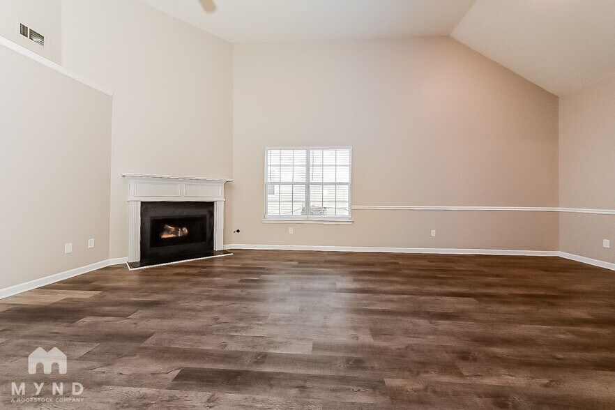 Building Photo - 3063 Dogwood Ave