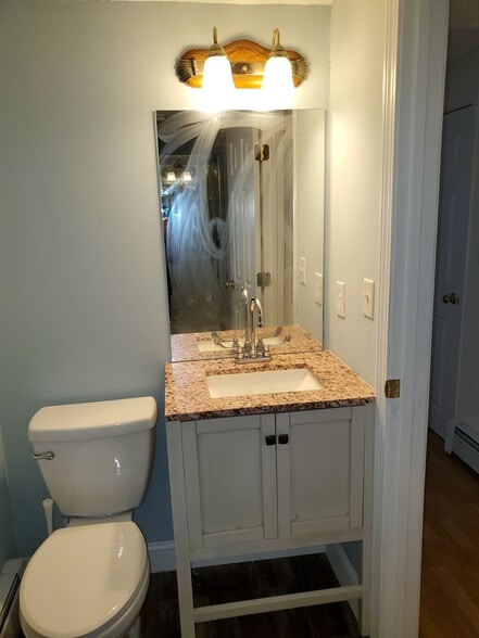 Building Photo - 132 Lawrence Rd