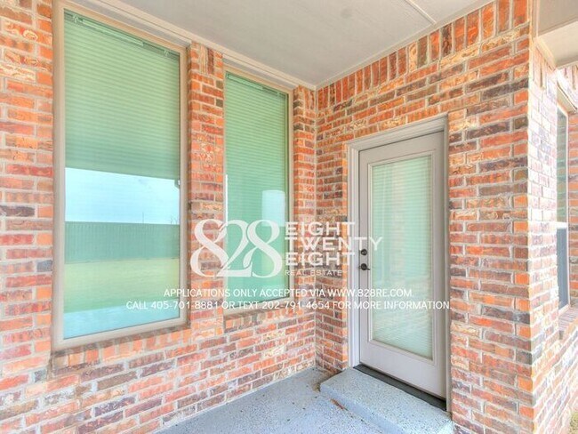 Building Photo - ABSOLUTELY STUNNING 4 BD/3 BATH HOME IN WI...