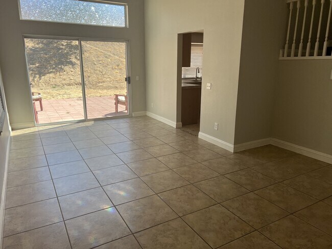 Building Photo - 3142 Tourmaline Ln