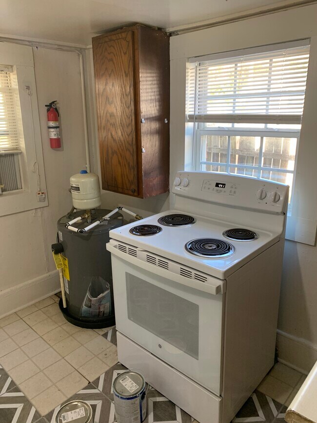 Building Photo - 1515 Poole Rd