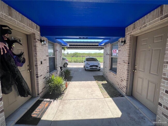 Building Photo - 20 Diamondhead Ave