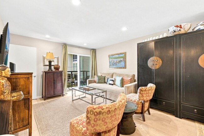 Building Photo - 940 Sealane Dr