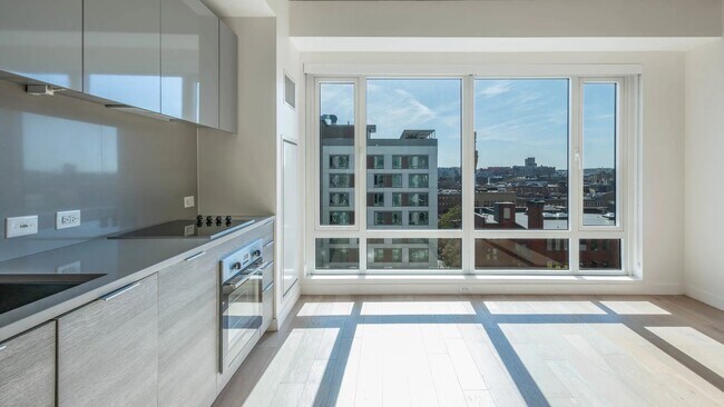 Building Photo - 345 Washington St