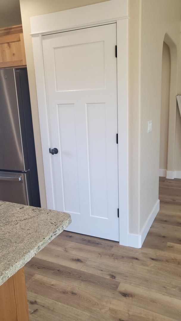 Building Photo - 3 bed 2 bath Single Family Home for Rent in Grants Pass