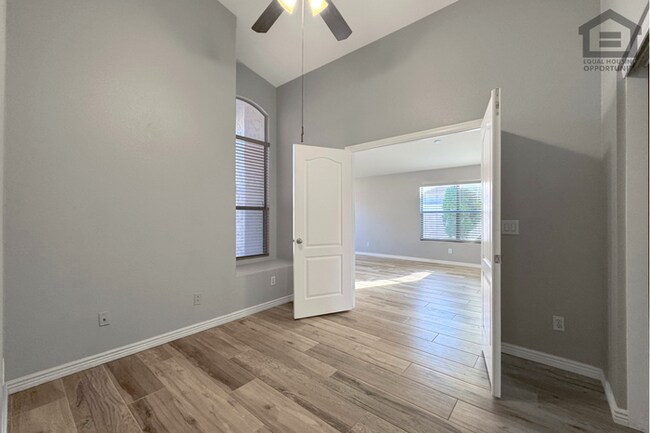 Building Photo - 3Bed/2Bath House w/Bonus Room at 67th Ave/AZ Loop-101! Ready for Immediate Move-In!